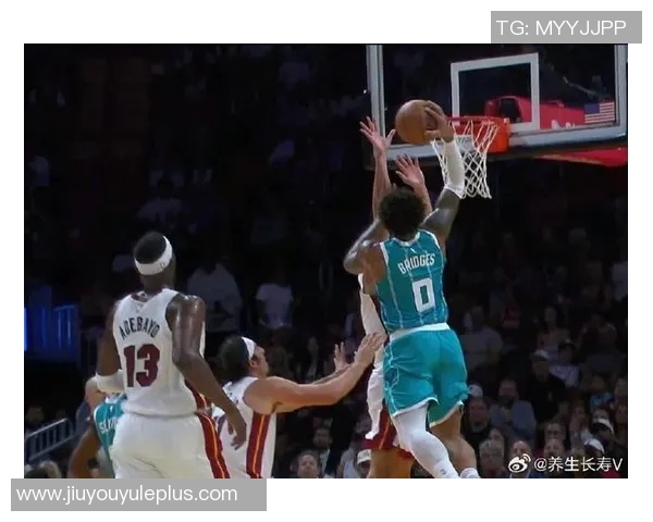 黄蜂首节三分球火力全开轰39分领先爵士14分展现强大实力