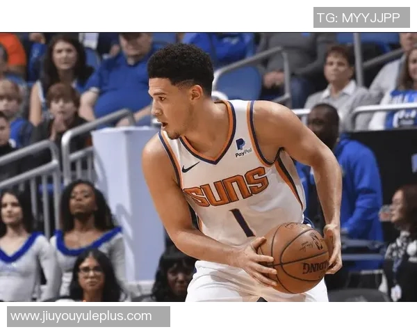 布克表示太阳队焕然一新全队已将上赛季的遗憾抛诸脑后